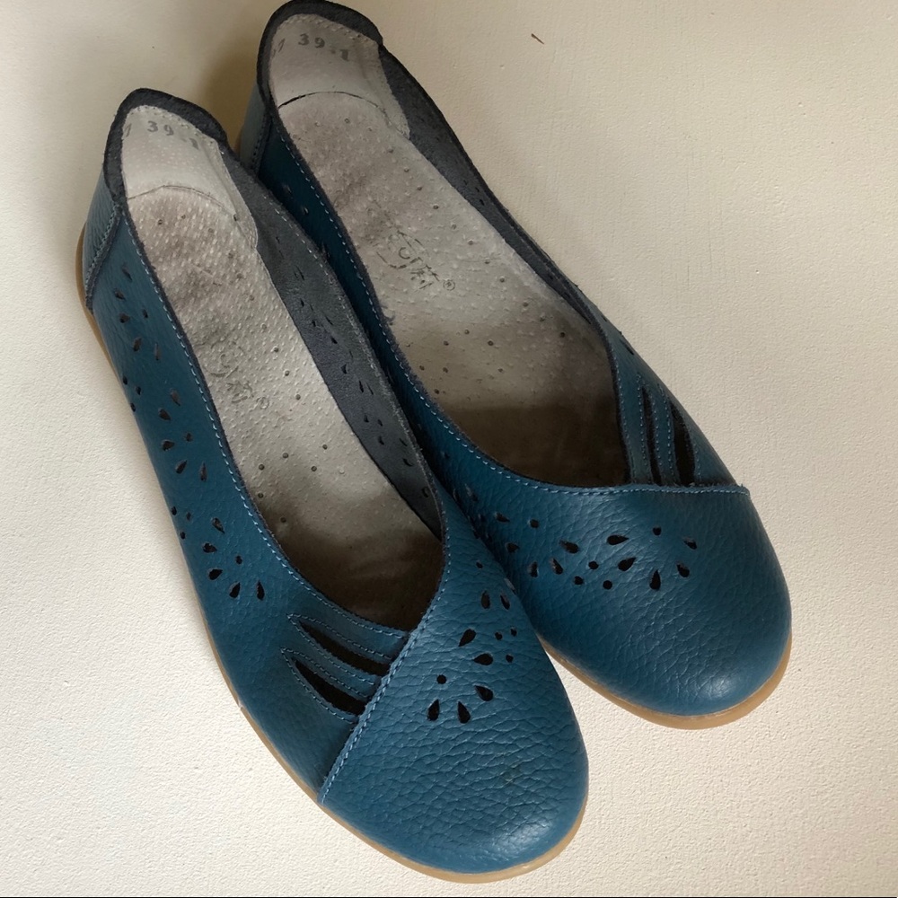 Blue ballet flats size 8